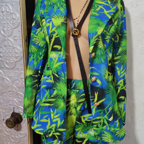 Tropical Print Pantsuit - Picture 8 of 9